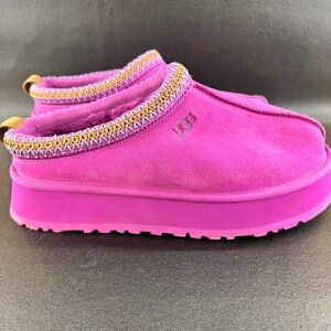 UGG Tazz Platform Slipper Shoe Purple
Mangosteen Woman’s Size 10